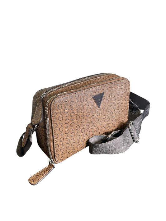 Crossbody GUESS Café Monograma con Correa Ajustable